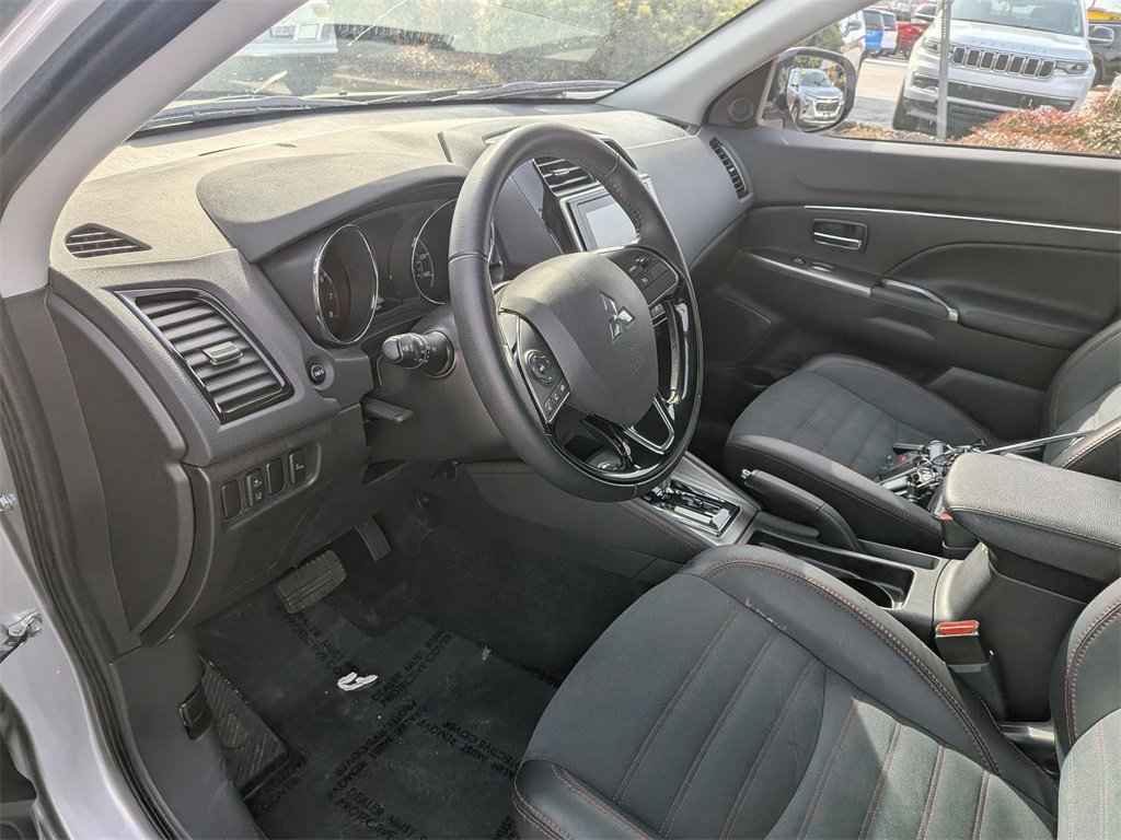 Used 2025 Mitsubishi Outlander Sport ES image 15