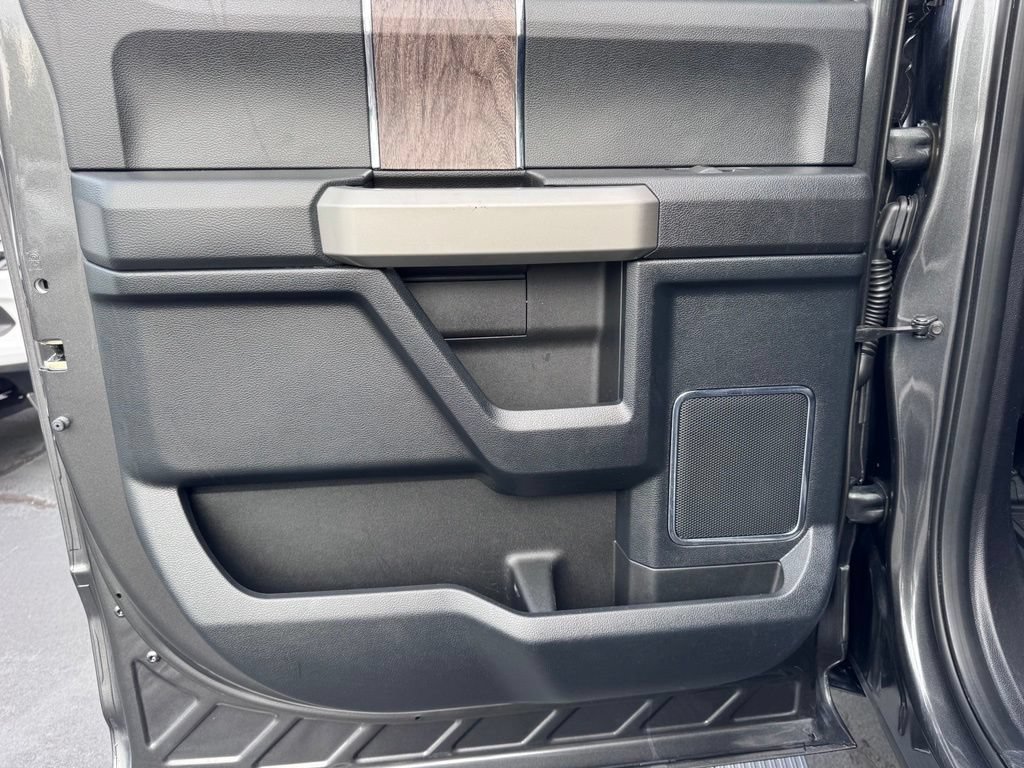 Used 2018 Ford F250 Lariat w/ Lariat Ultimate Package AWD/4WD image 32