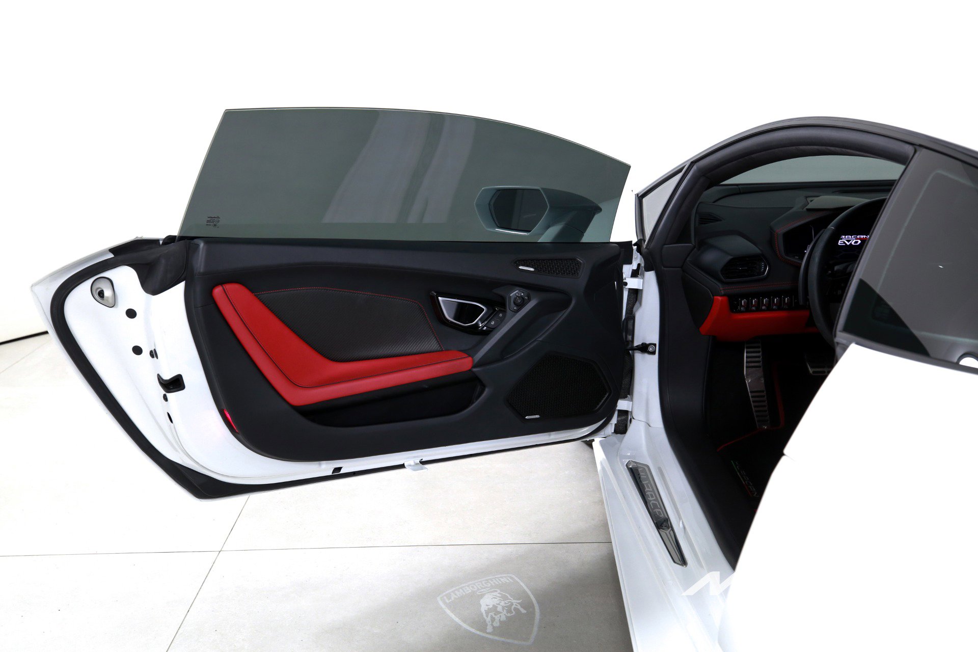 Used 2020 Lamborghini Huracan EVO image 10