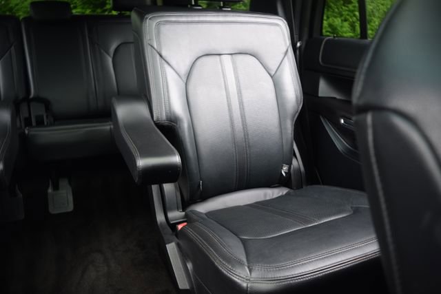 Used 2018 Ford Expedition Limited w/ Equipment Group 301A AWD/4WD image 17