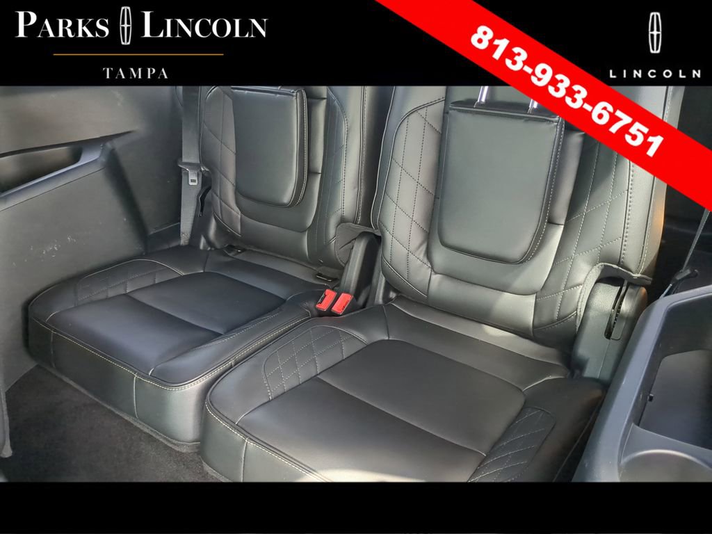 Used 2018 Ford Explorer Platinum image 17