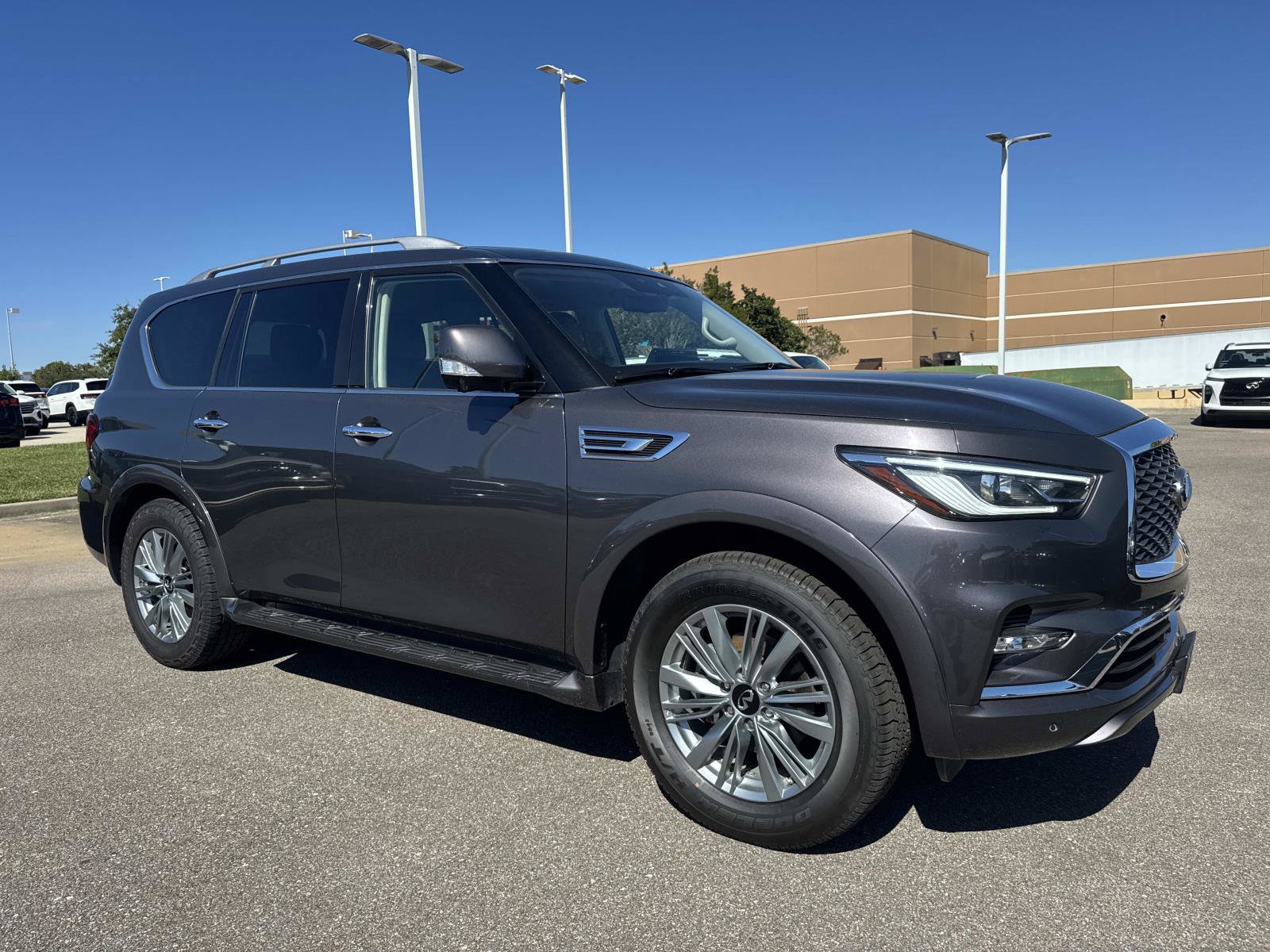 Certified 2024 INFINITI QX80 Luxe RWD image 3