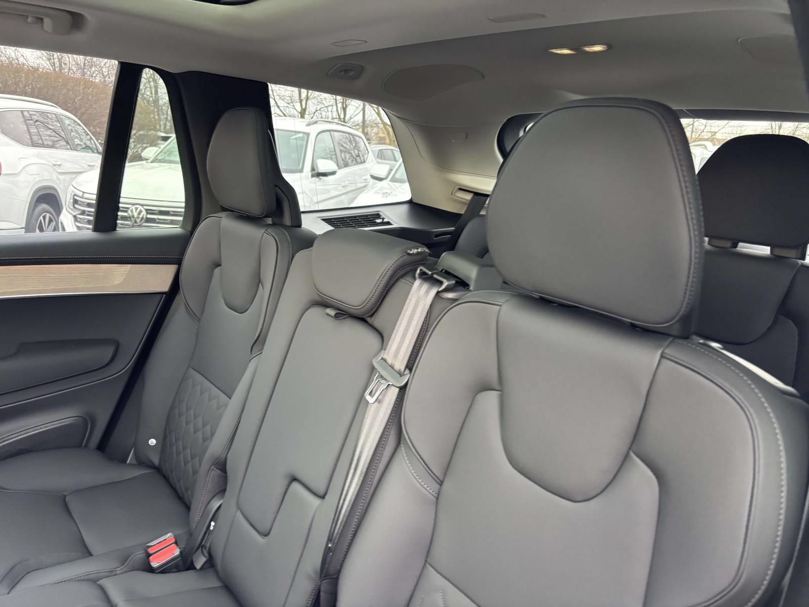 Used 2026 Volvo XC90 B6 Plus w/ Protection Package Premier AWD/4WD image 26