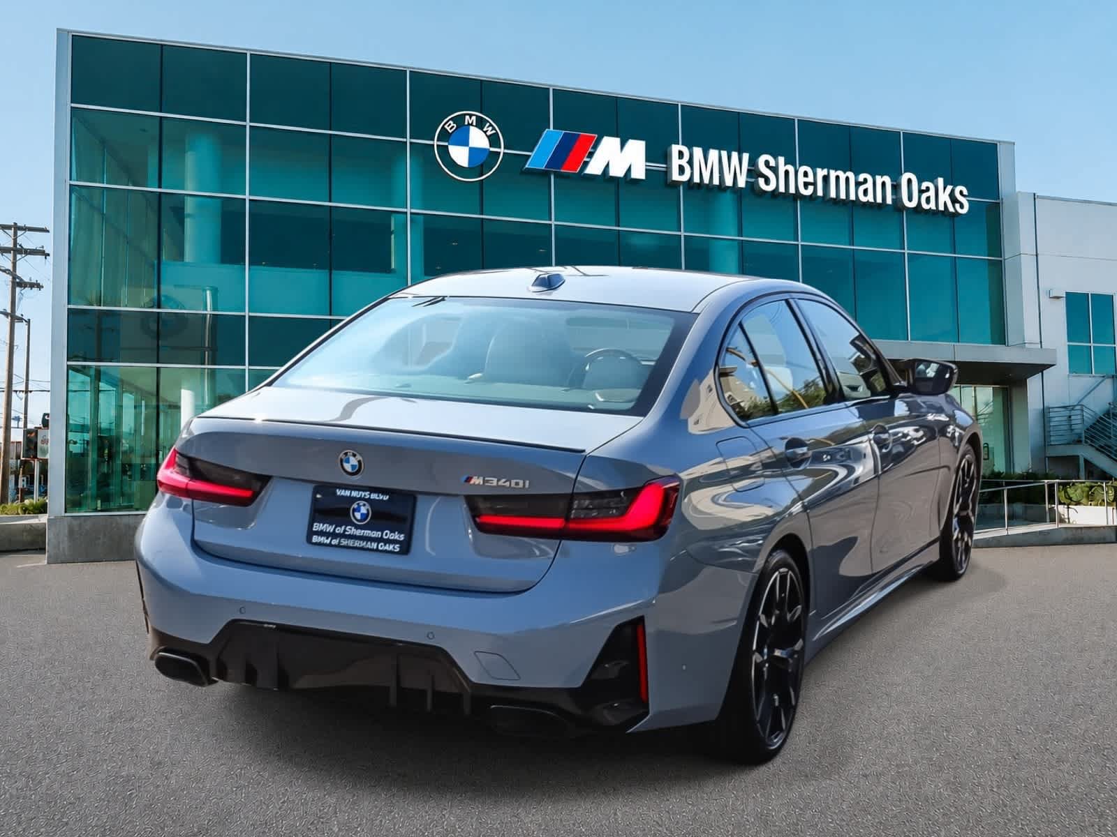 Used 2025 BMW M340i Sedan RWD image 4