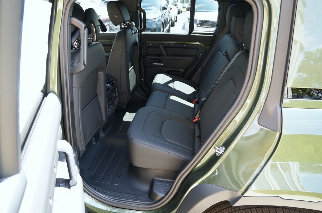 New 2026 Land Rover Defender 110 S AWD/4WD image 30