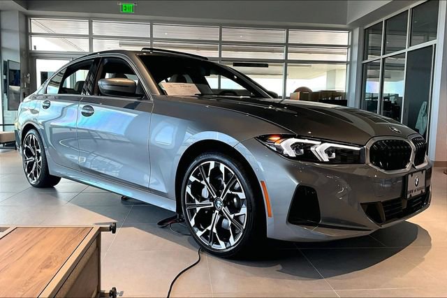 New 2026 BMW 330i Sedan w/ Premium Package RWD image 2