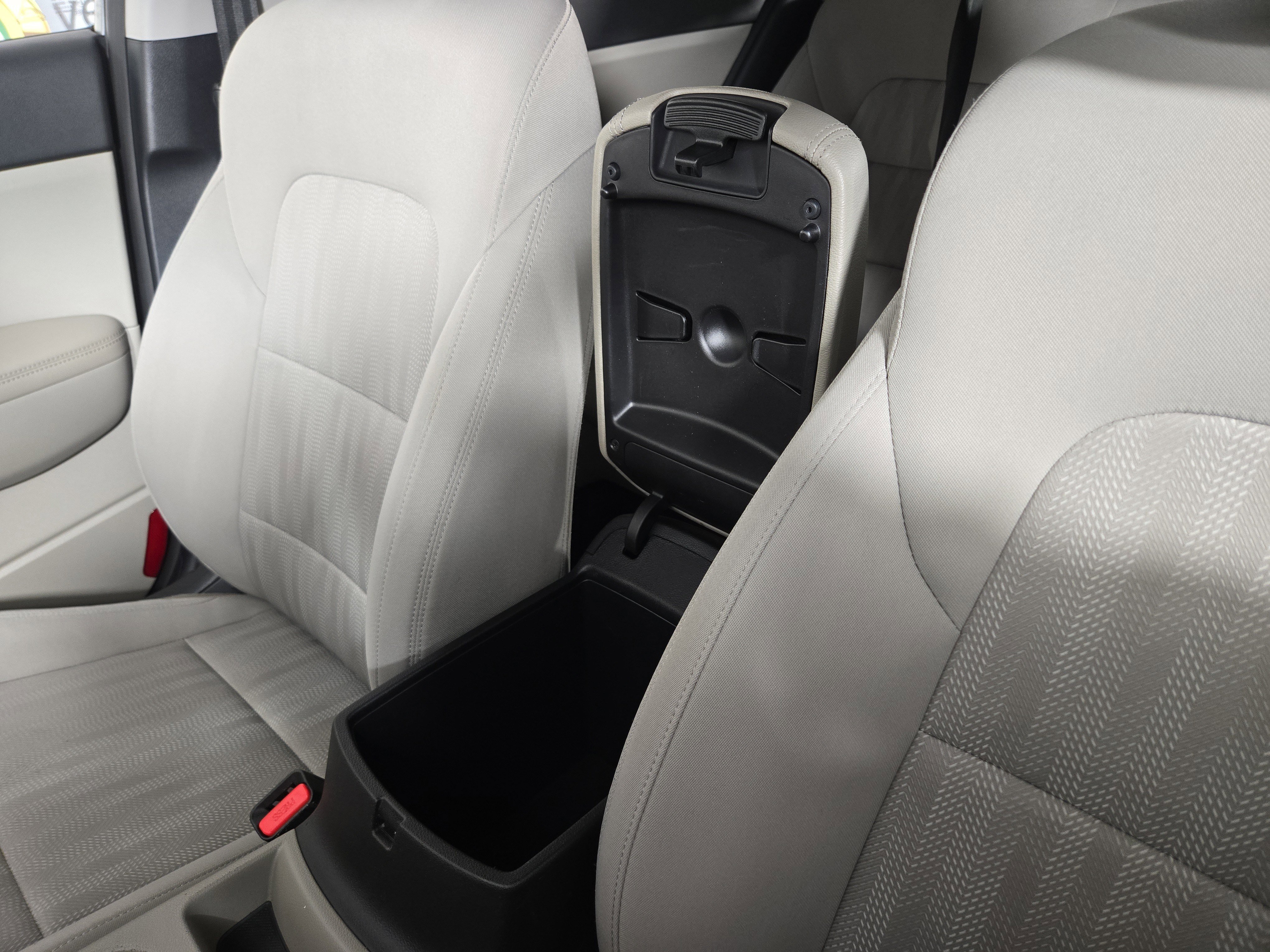 Used 2020 Kia Sportage LX image 25