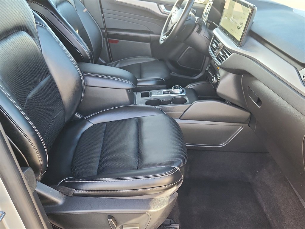 Used 2024 Ford Escape Platinum image 16