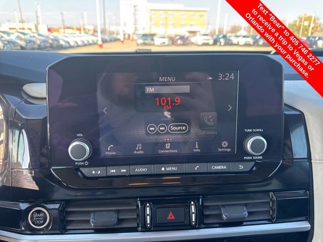 Used 2024 Nissan Pathfinder SV image 24