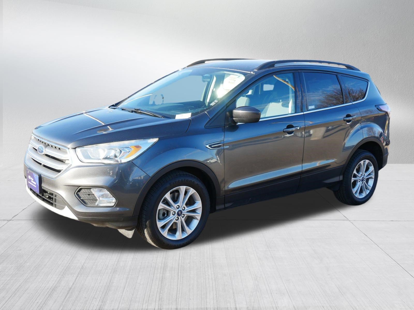 Certified 2017 Ford Escape SE w/ Equipment Group 201A AWD/4WD image 3