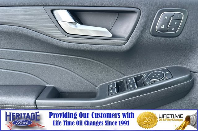 New 2025 Ford Escape SE w/ PHEV Premium Package image 8