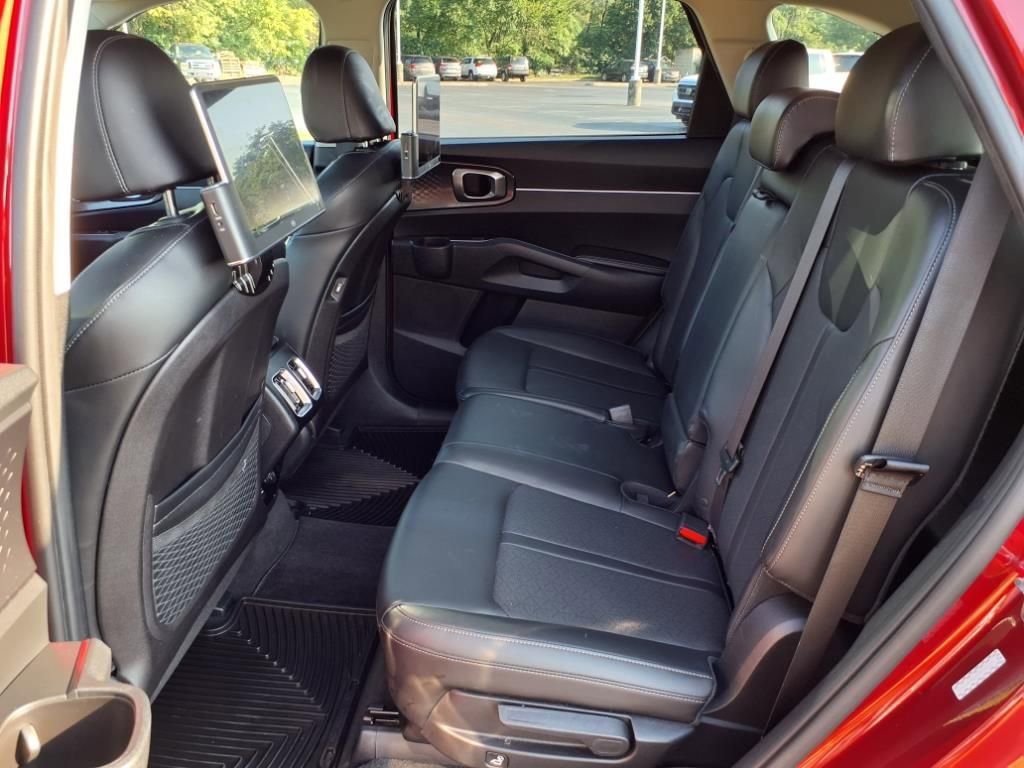 Used 2021 Kia Sorento S w/ Panoramic Sunroof Package image 13