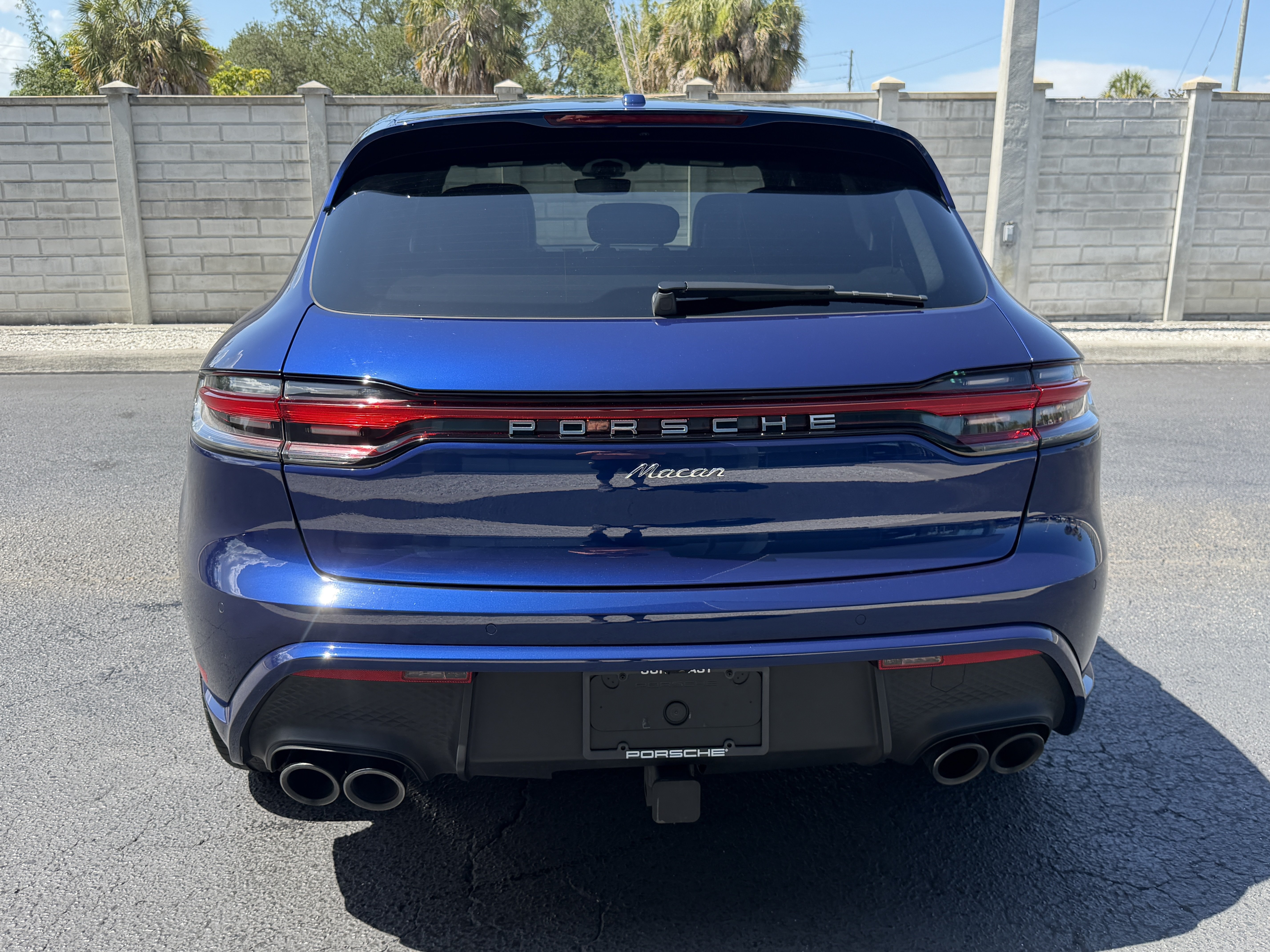 Certified 2023 Porsche Macan AWD/4WD image 13