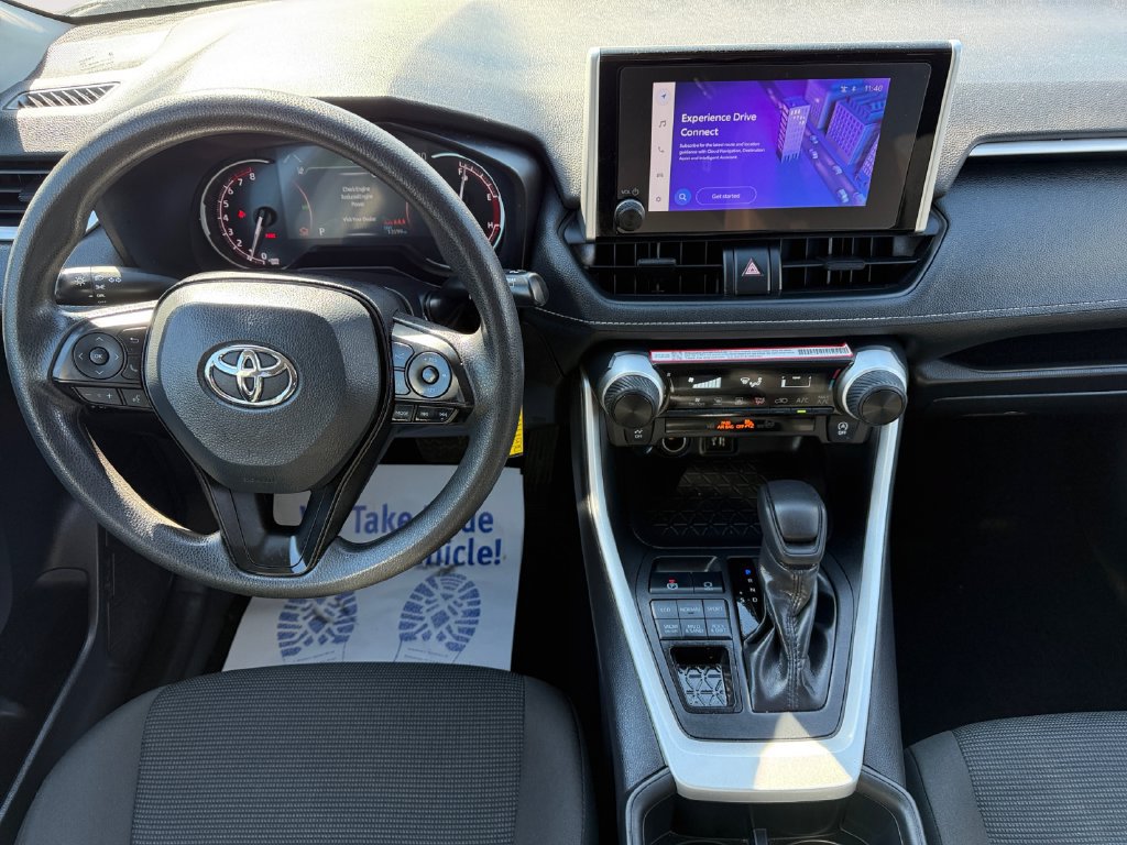 Used 2025 Toyota RAV4 LE AWD/4WD image 10