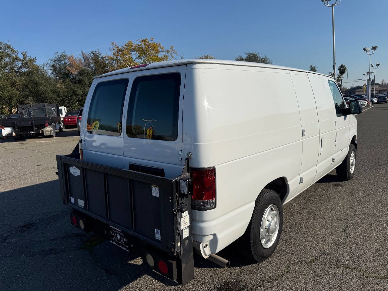Used 2011 Ford E-150 and Econoline 150 w/ Commercial Cargo Van Pkg image 9