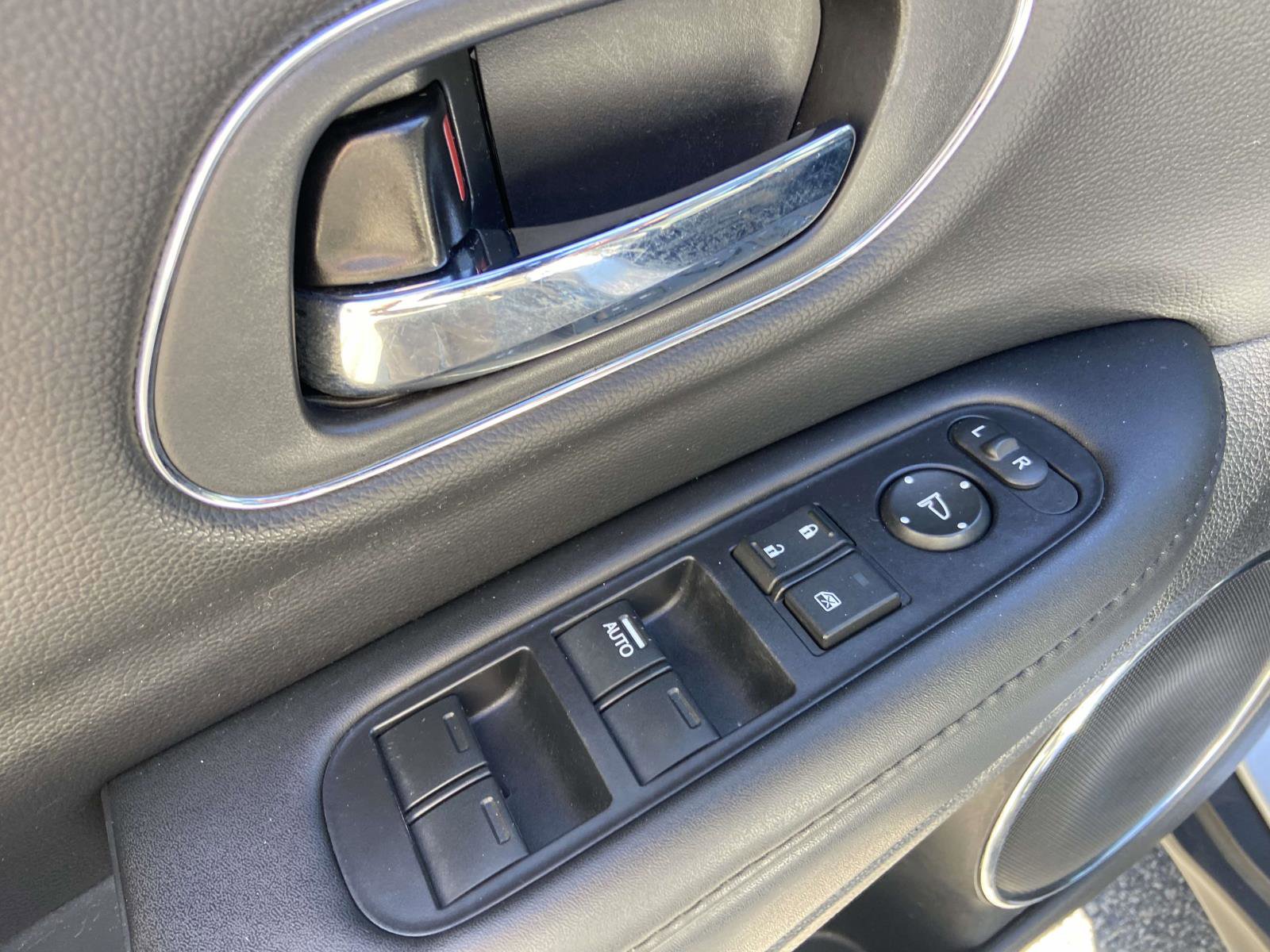 Used 2019 Honda HR-V EX-L image 13