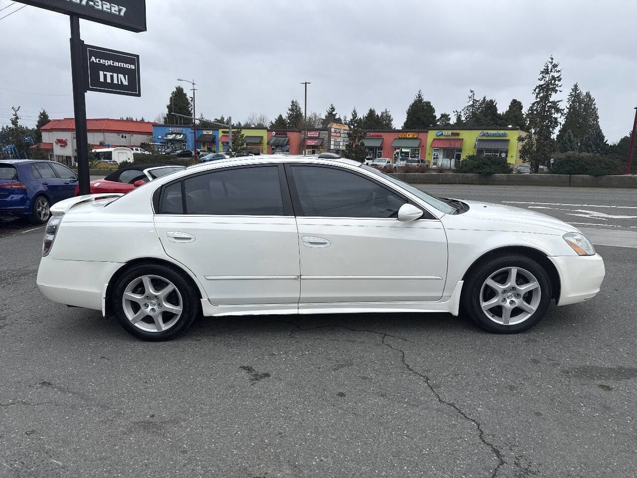 Used 2002 Nissan Altima 3.5 SE w/ Leather Pkg FWD image 8