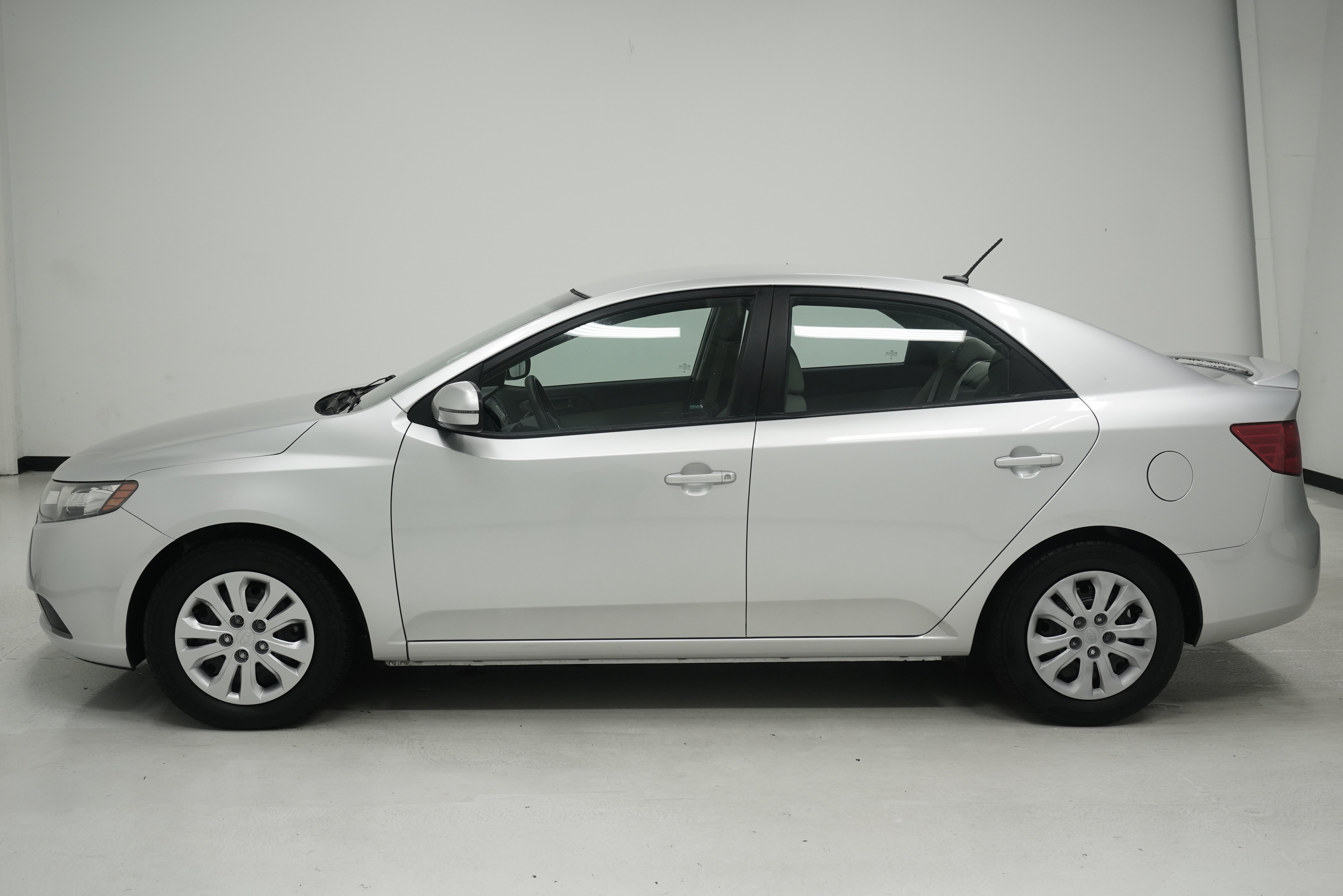 Used 2011 Kia Forte EX FWD image 7