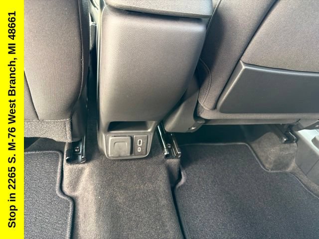 Used 2023 Chevrolet TrailBlazer LT w/ Convenience Package AWD/4WD image 17