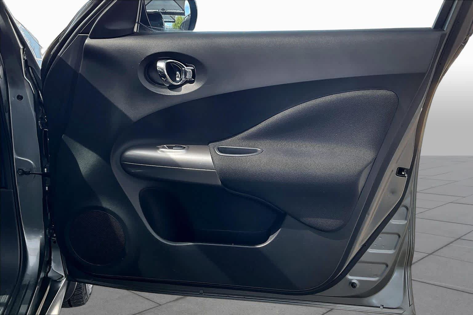 Used 2012 Nissan Juke SL FWD image 22