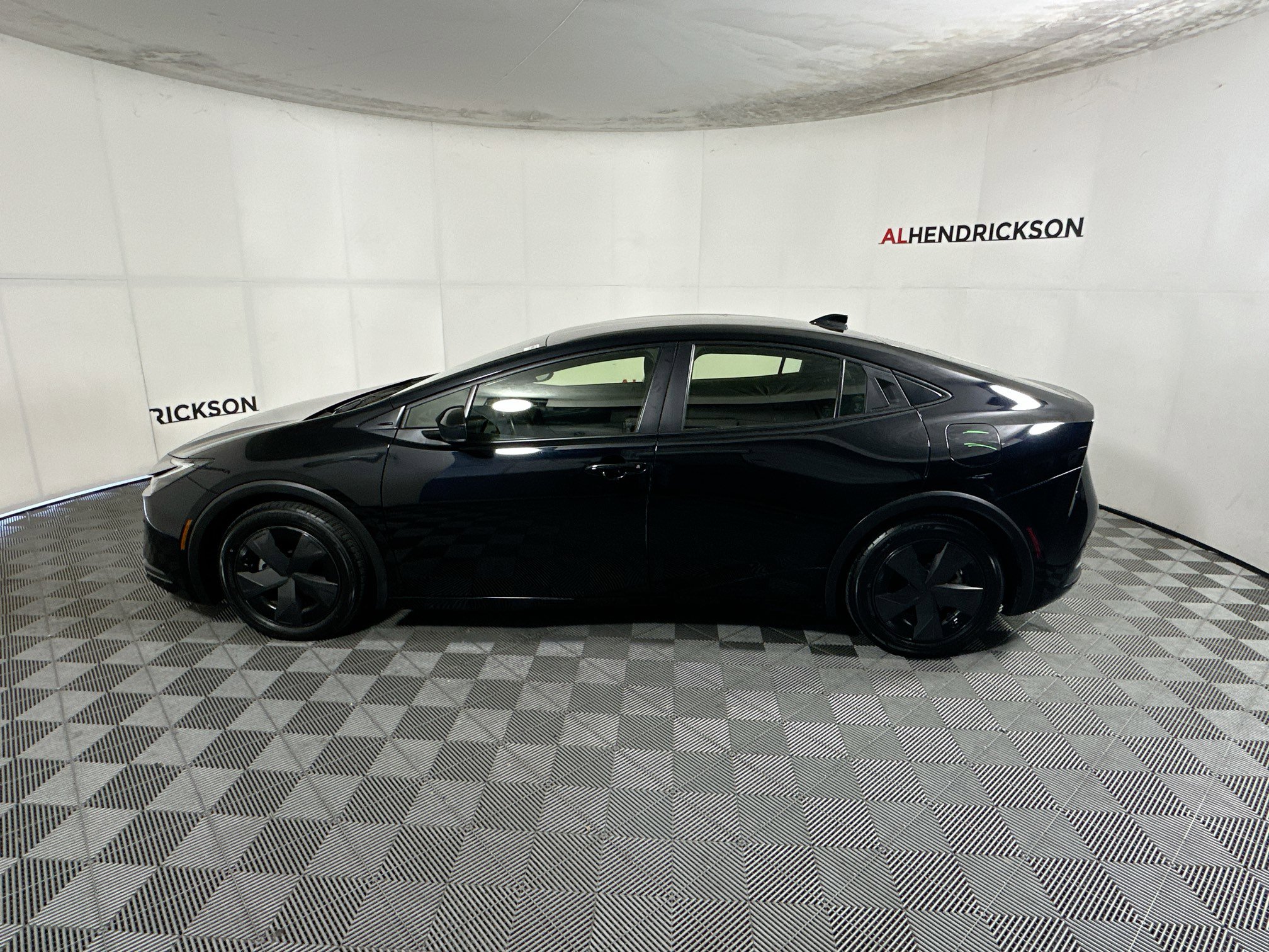 Used 2024 Toyota Prius LE image 6