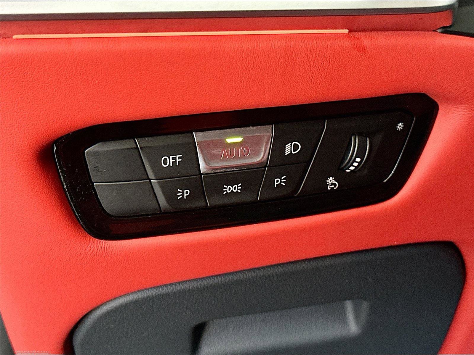 Used 2022 BMW M4 xDrive Competition image 10