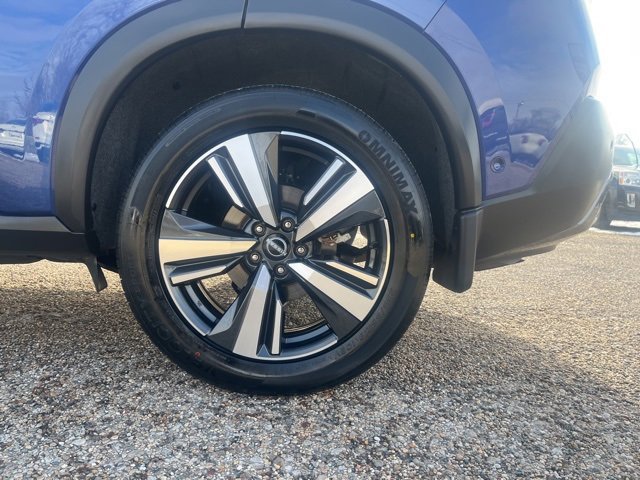 Used 2023 Nissan Rogue SL w/ SL Premium Package image 9