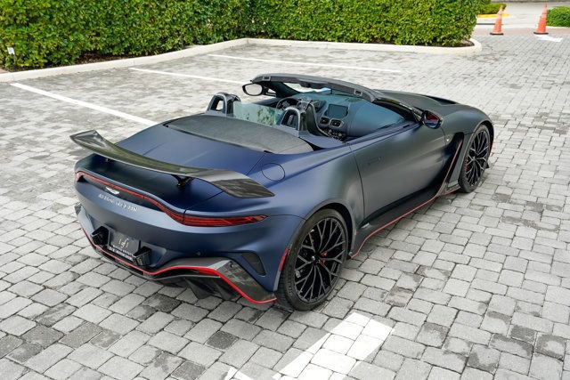 Used 2023 Aston Martin V12 Vantage Roadster RWD image 28
