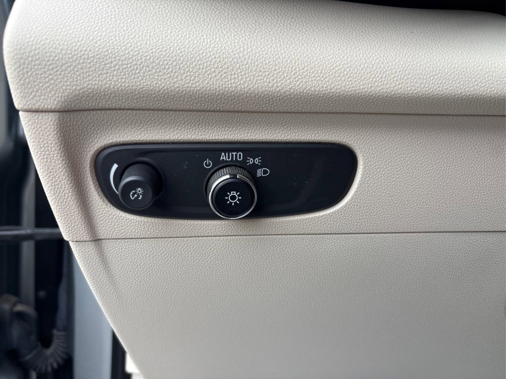 Used 2023 Buick Envision Preferred AWD/4WD image 26
