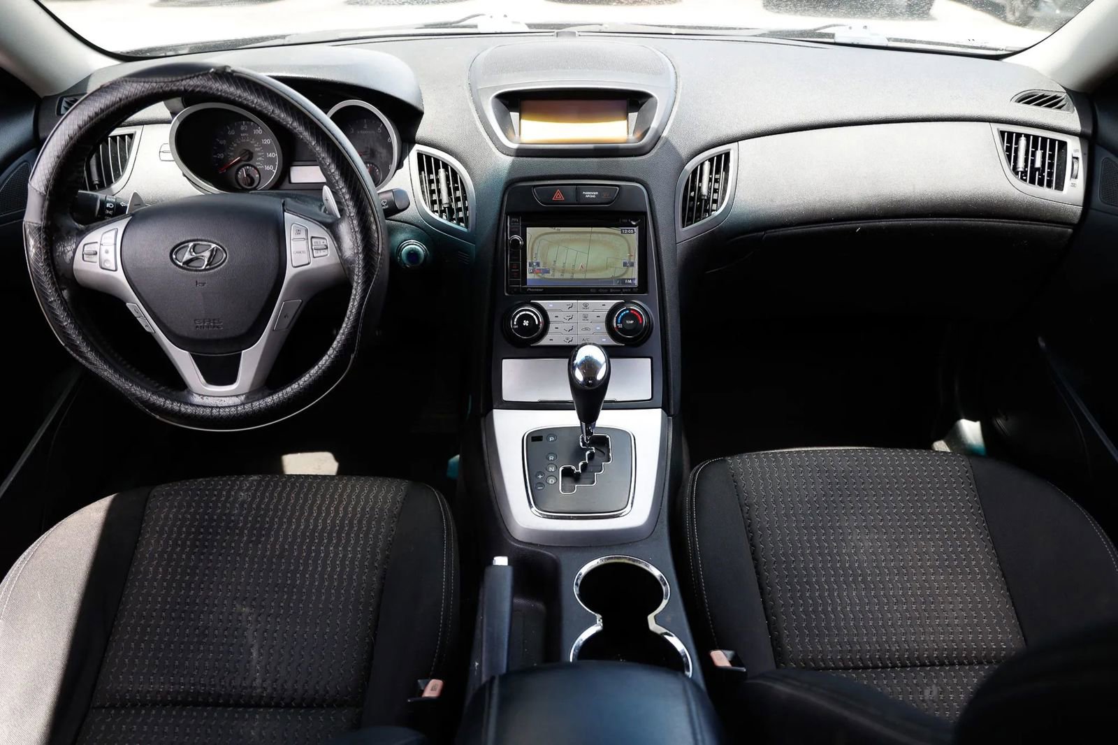 Used 2010 Hyundai Genesis 2.0T RWD image 2