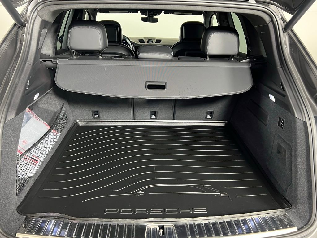 Certified 2023 Porsche Cayenne GTS image 17