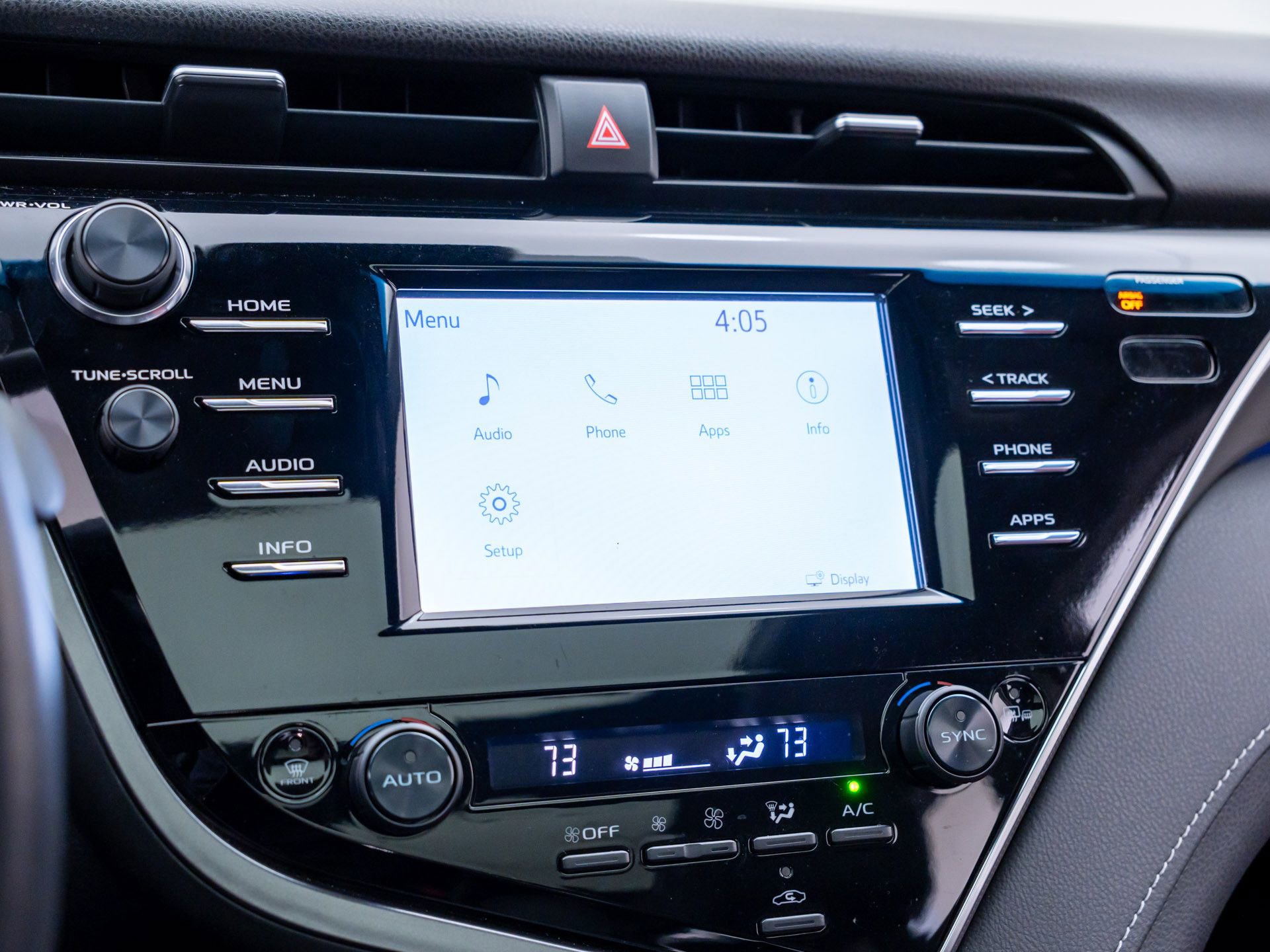 Used 2018 Toyota Camry XSE image 25