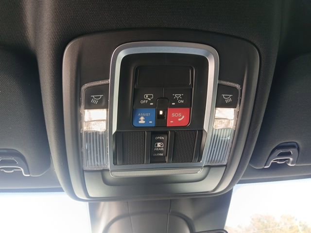 Used 2023 RAM 3500 Limited image 41