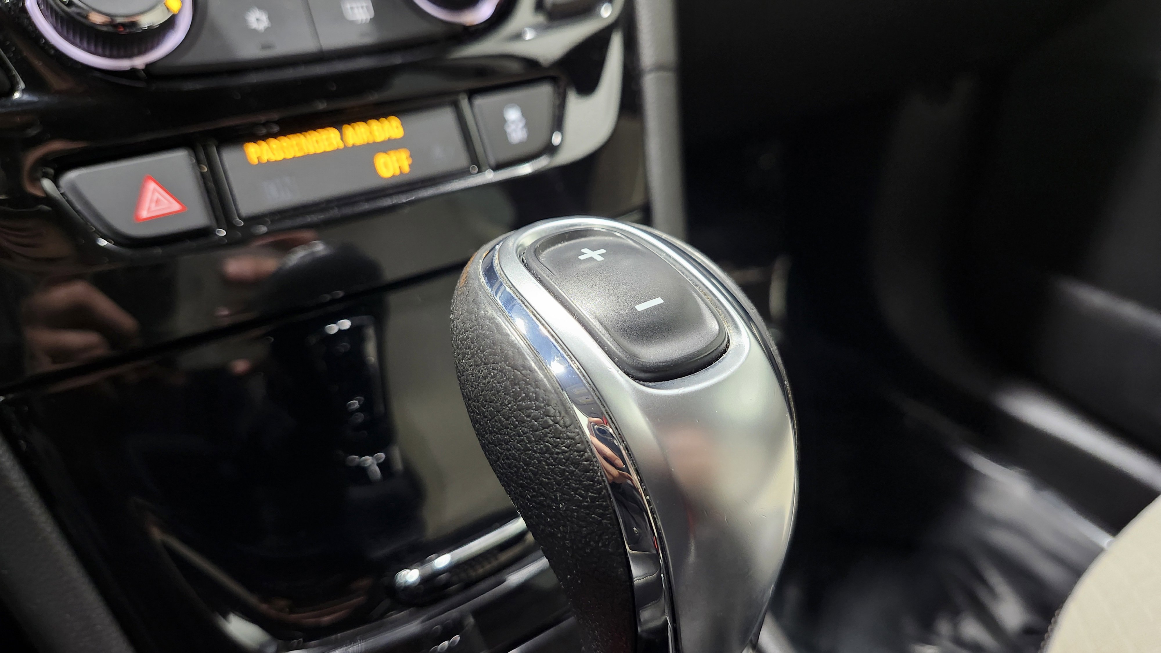 Used 2020 Buick Encore Sport Touring w/ Safety Package image 8