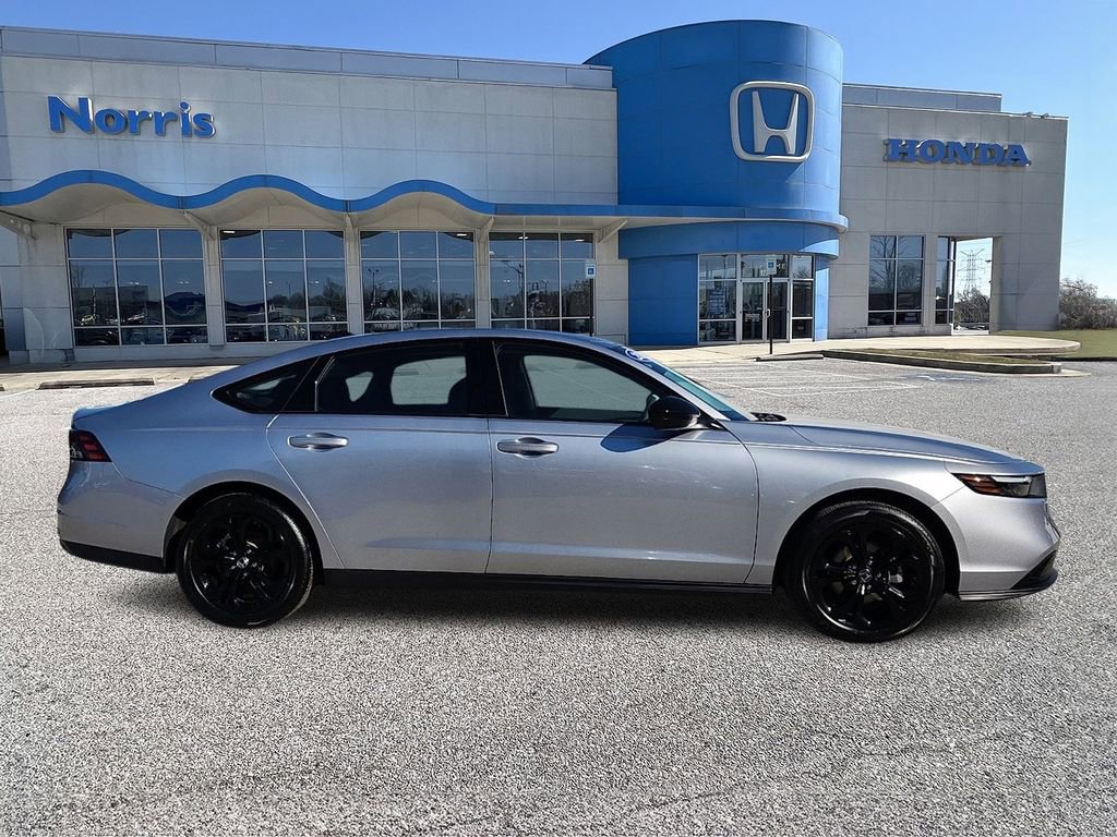 Certified 2025 Honda Accord SE image 5