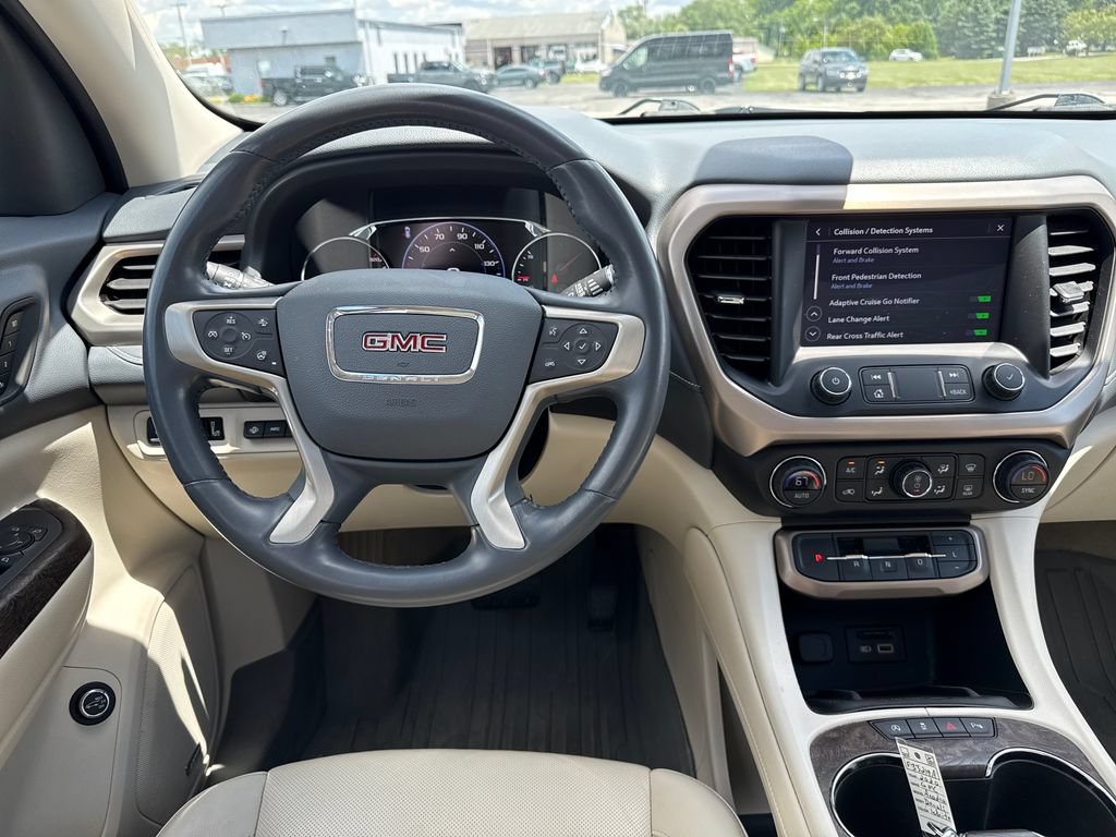 Used 2020 GMC Acadia Denali w/ Technology Package FWD image 10