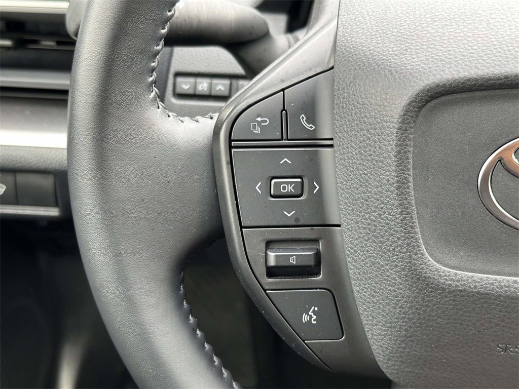Used 2024 Toyota Prius LE image 9
