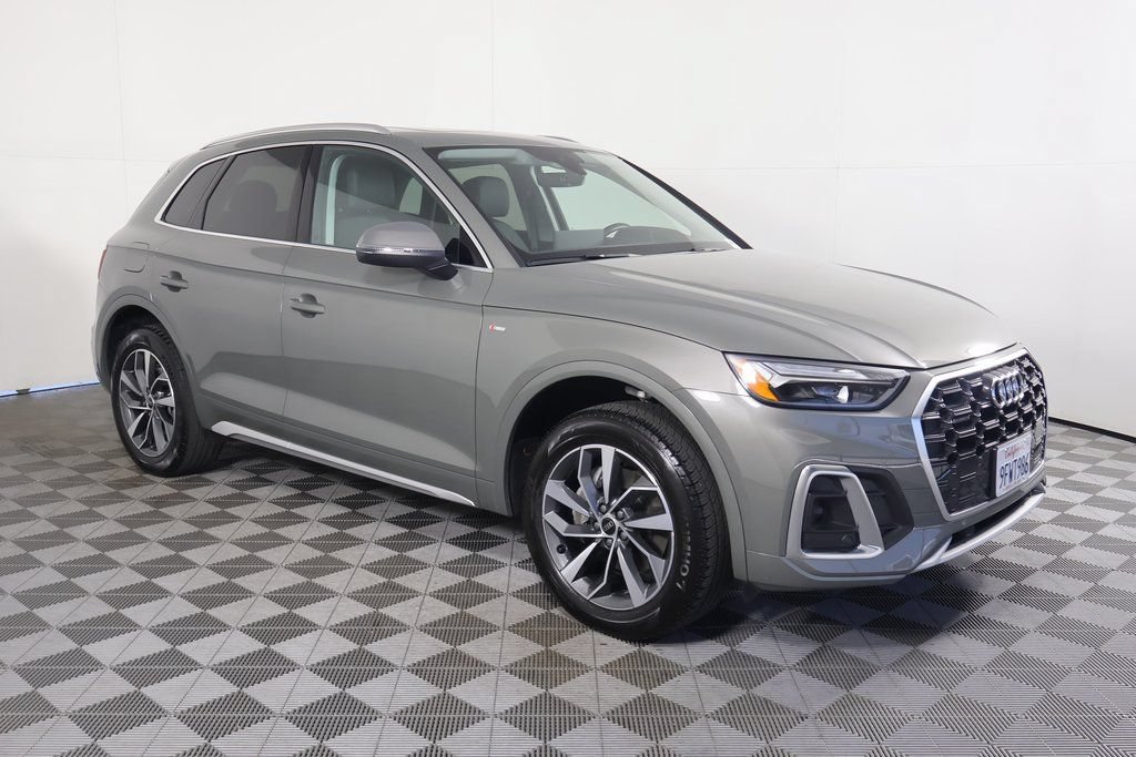 Used 2023 Audi Q5 2.0T Premium w/ Convenience Package AWD/4WD image 3
