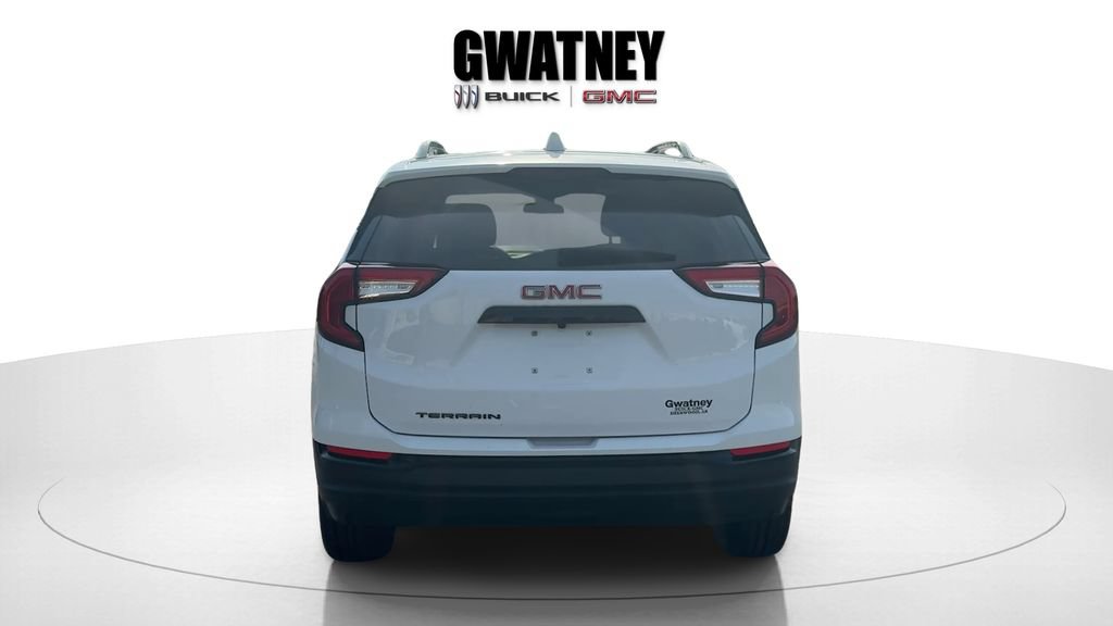 Used 2024 GMC Terrain SLE w/ Elevation Edition FWD image 4