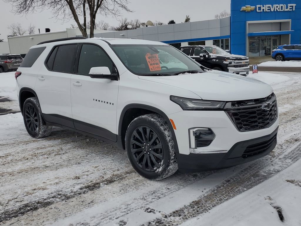 Certified 2023 Chevrolet Traverse RS image 2