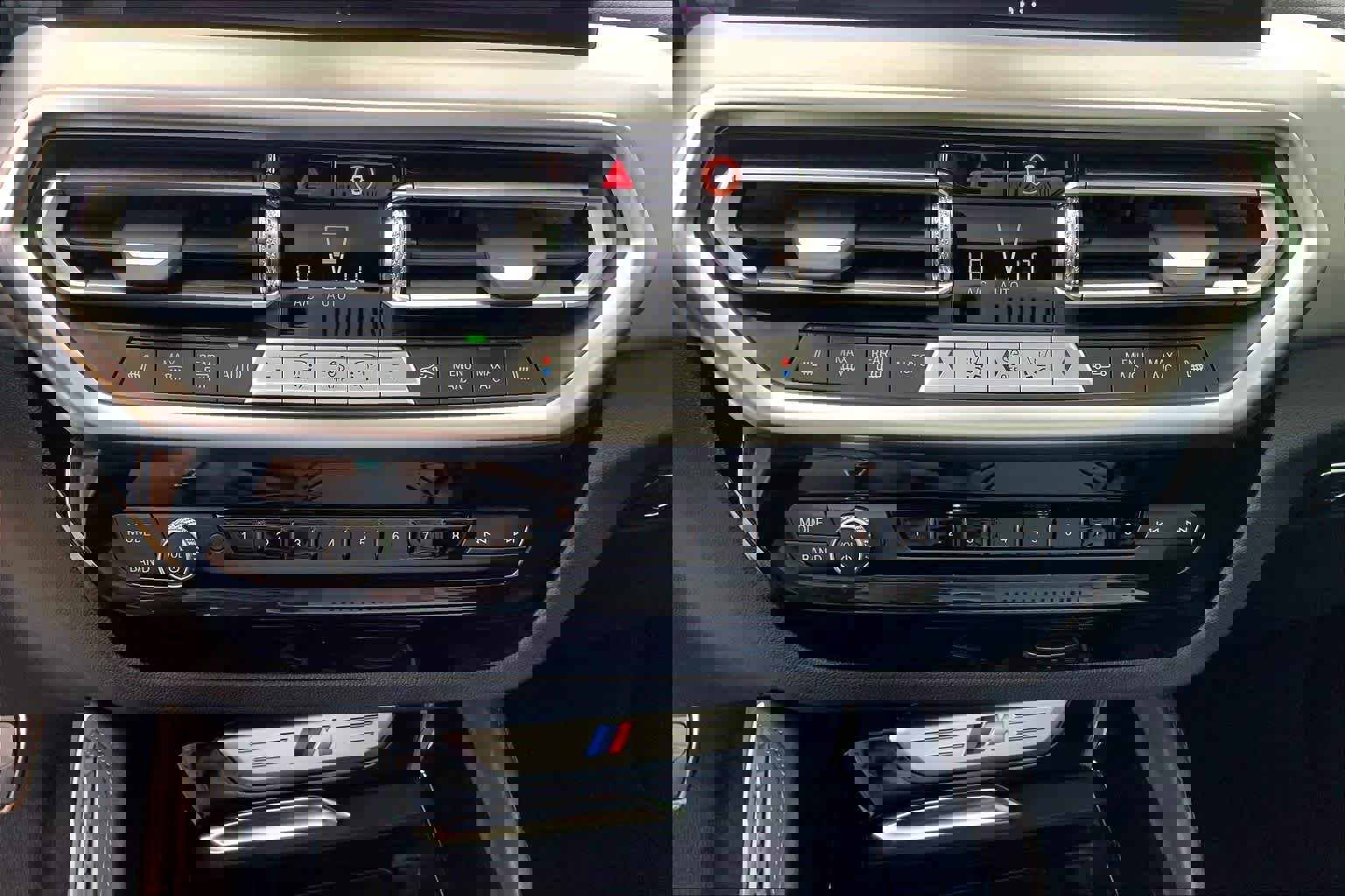 Used 2023 BMW X4 M40i w/ Premium Package image 33