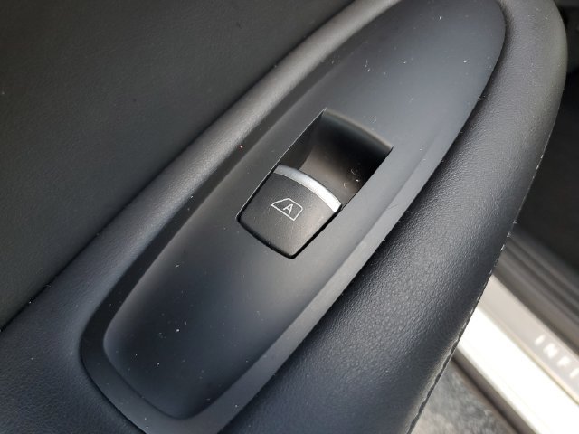 Used 2025 INFINITI QX55 Essential AWD/4WD image 16