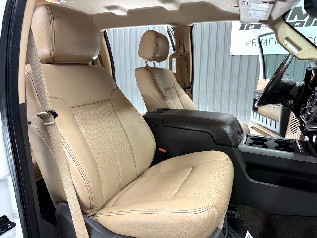 Used 2015 Ford F350 Lariat w/ Chrome Package image 28