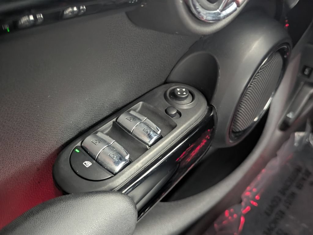 Used 2019 MINI Cooper 4-Door Hardtop FWD image 15