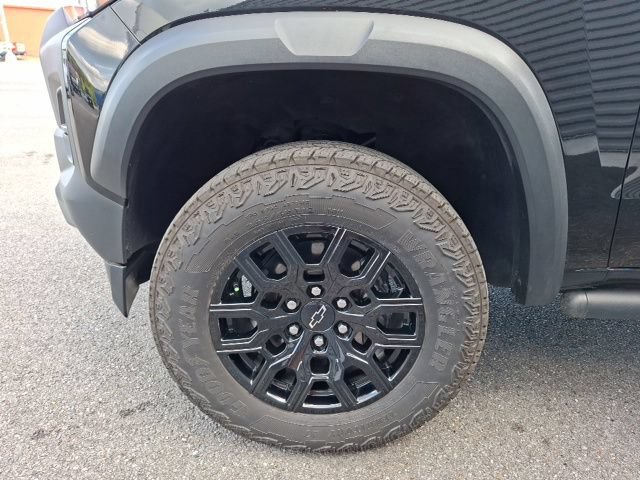 Used 2025 Chevrolet Colorado Trail Boss AWD/4WD image 10