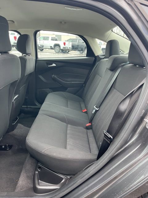 Used 2018 Ford Focus SE w/ SE Appearance Package FWD image 35