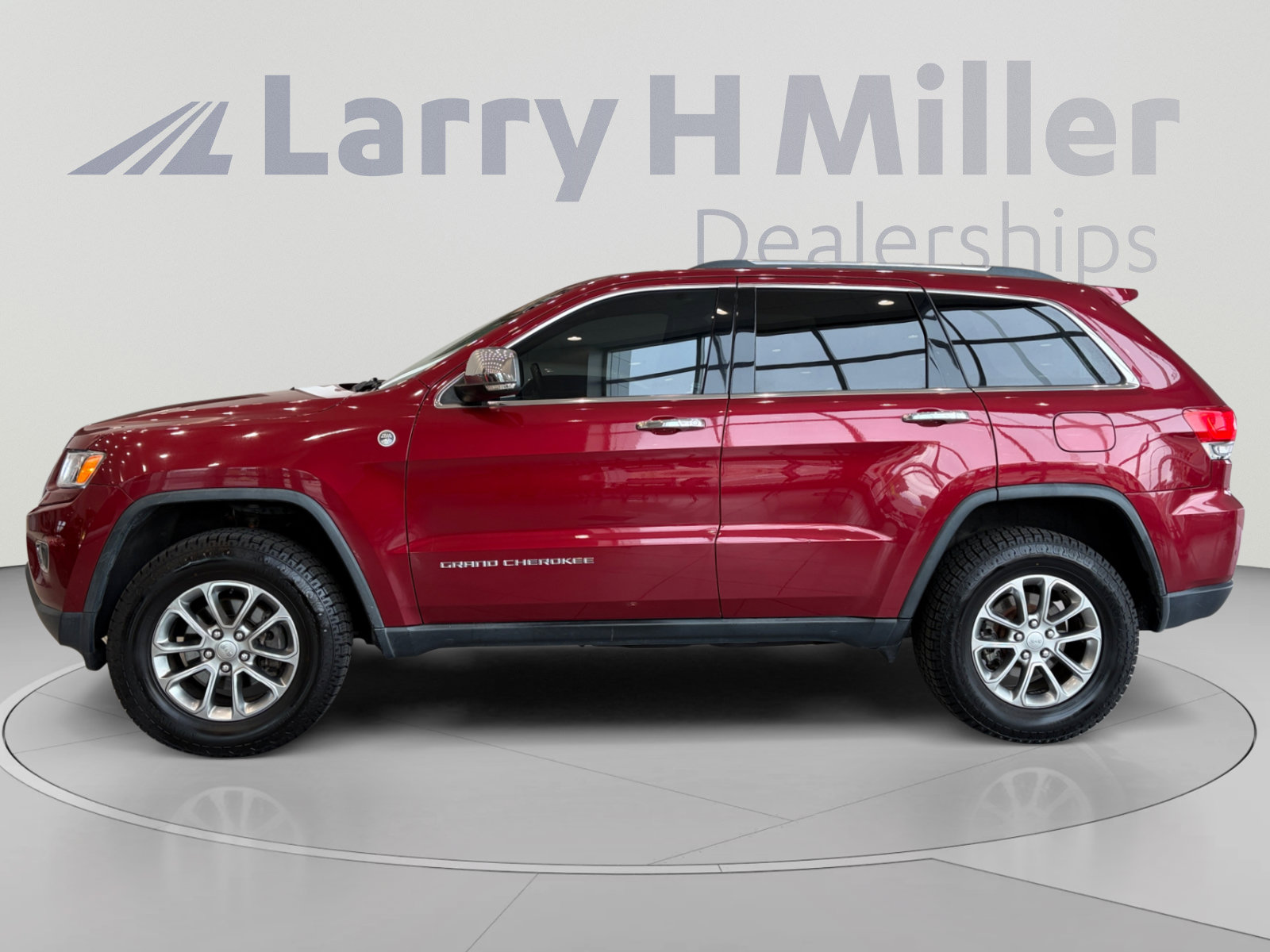 Used 2015 Jeep Grand Cherokee Limited AWD/4WD image 2