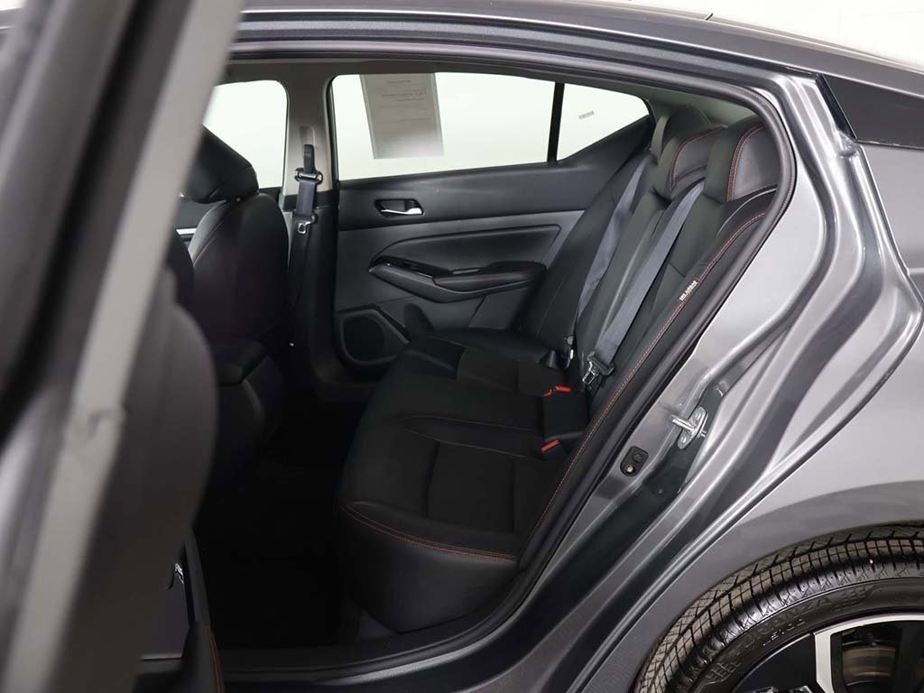 Used 2025 Nissan Altima 2.5 SR image 27