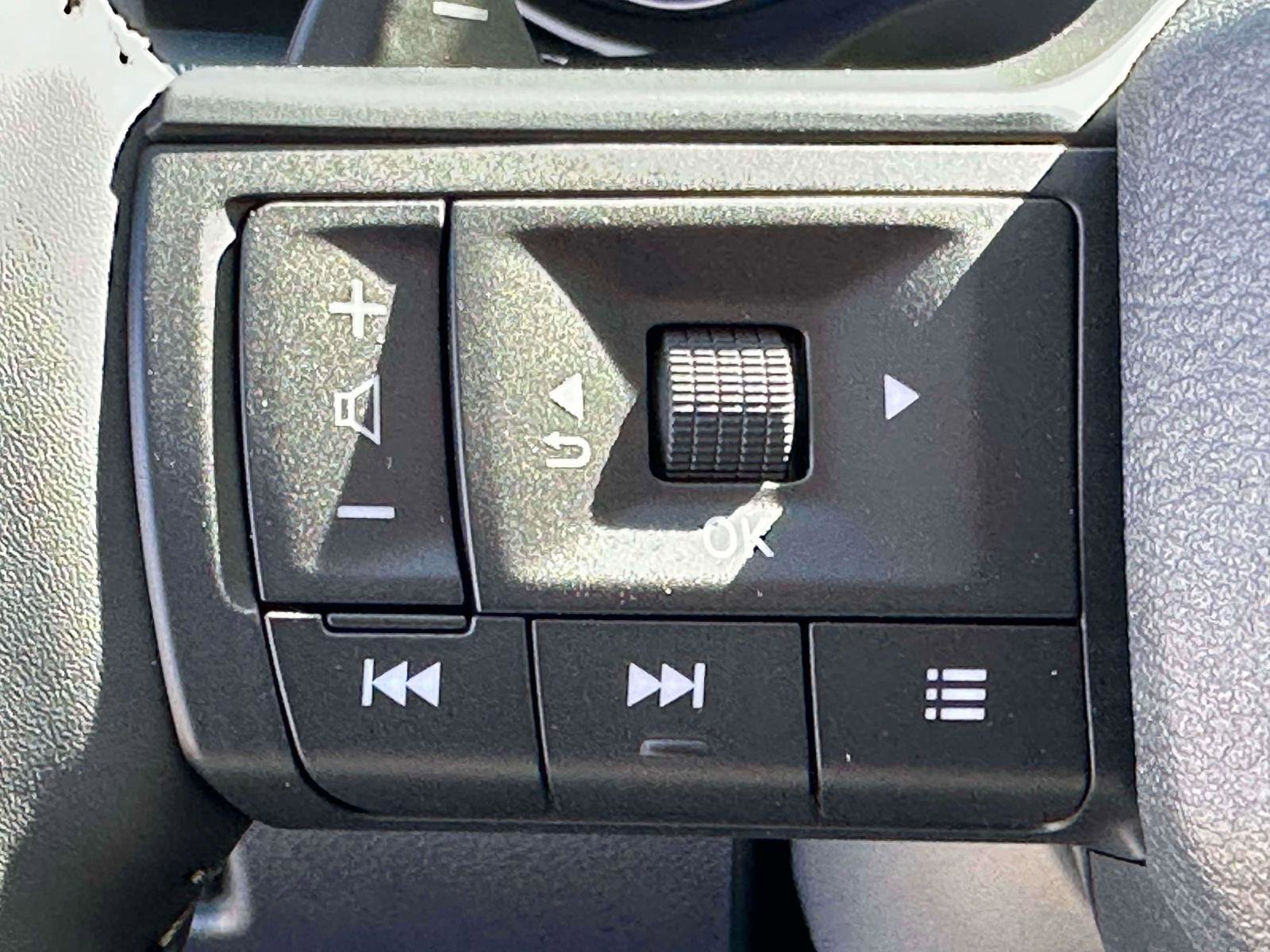 Used 2026 Nissan Rogue SV image 21