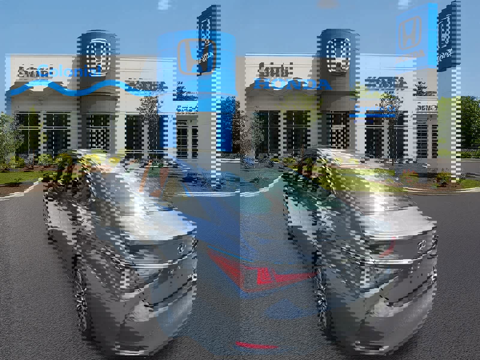 Used 2023 Lexus ES 350 w/ Premium Package image 4